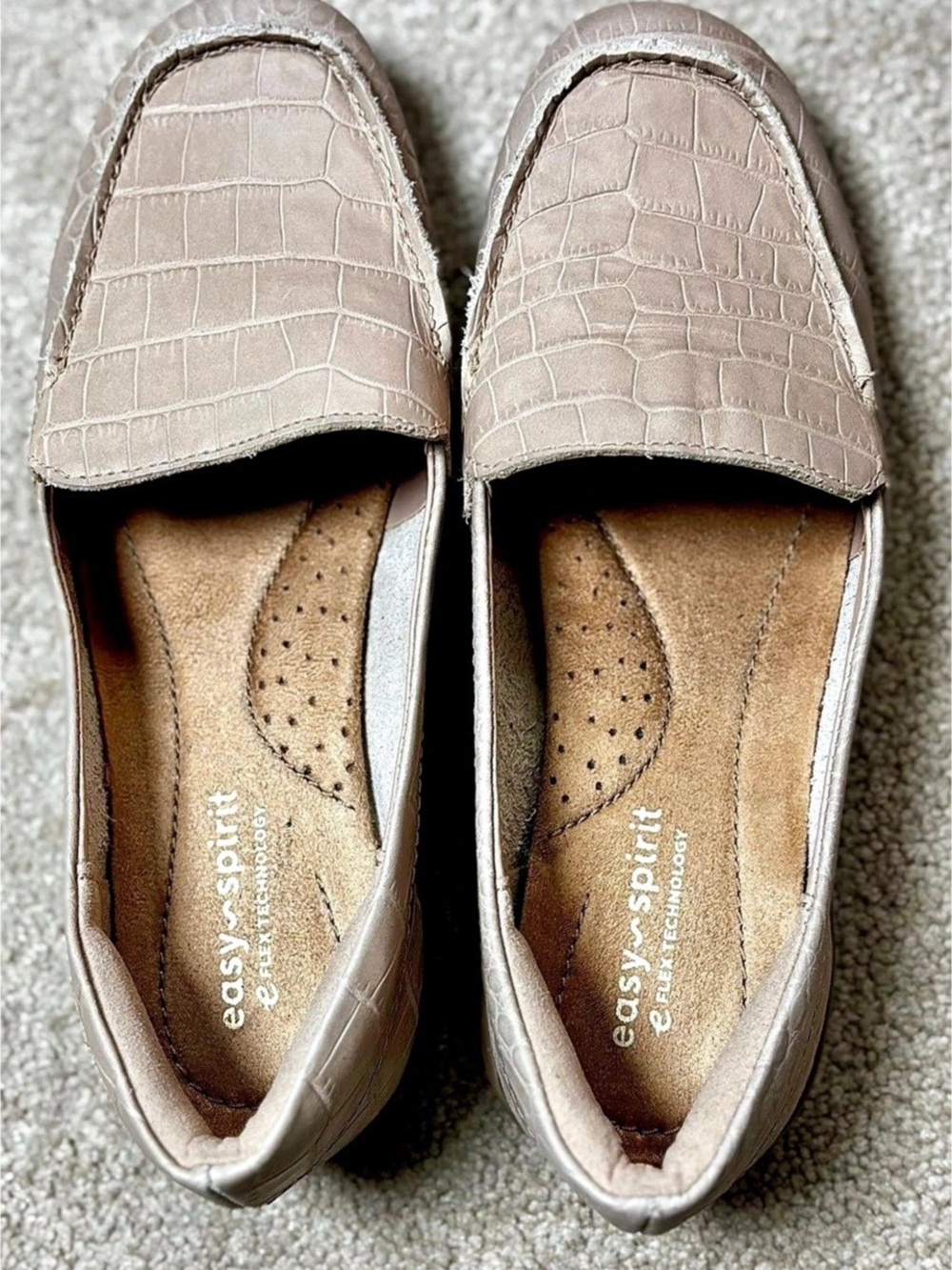 Easy Spirit Abide Loafers Beige Croc Print Size 6W Like New